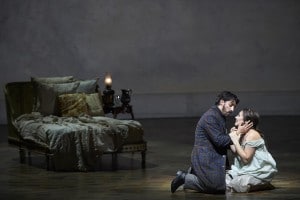 Екатерина Сюрина и Чарльз Кастроново в опере "Травиата" Фото: M.Cooper